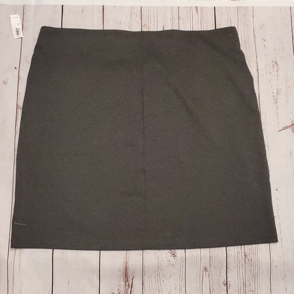 Skirt - Picture 2 of 4